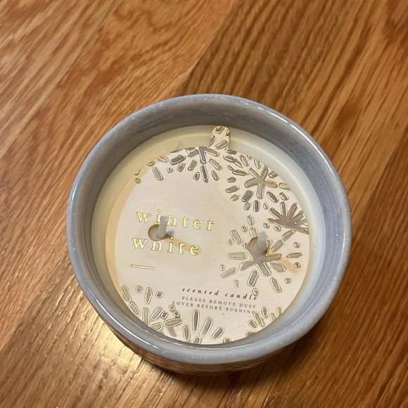 Anthropologie Scented Candle Winter White 10.4 Oz /295 G Ceramic Candle NEW - Picture 7 of 8